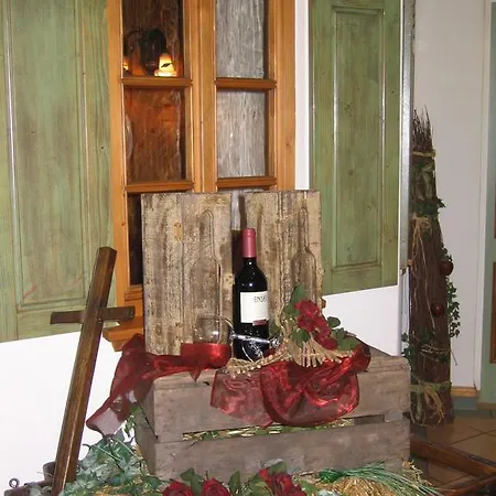 Zur Alten Quelle فندق