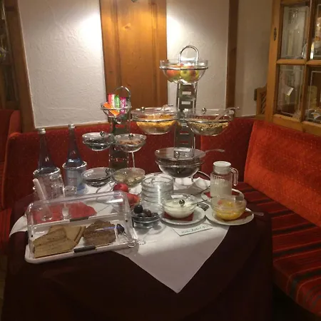 Zur Alten Quelle Hotel 3*